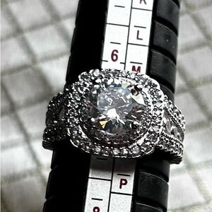 Elegant Silver Ring with Clear Gemstones